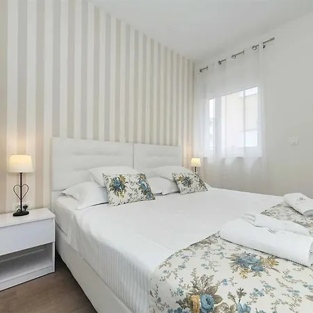 Luxury No 2 - Mit Terrasse Apartment