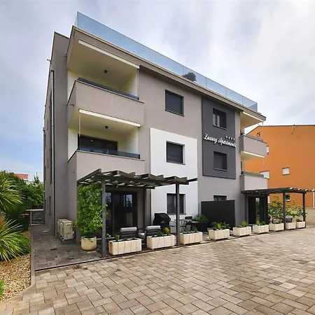 Apartment Luxury No 2 - Mit Terrasse Zadar